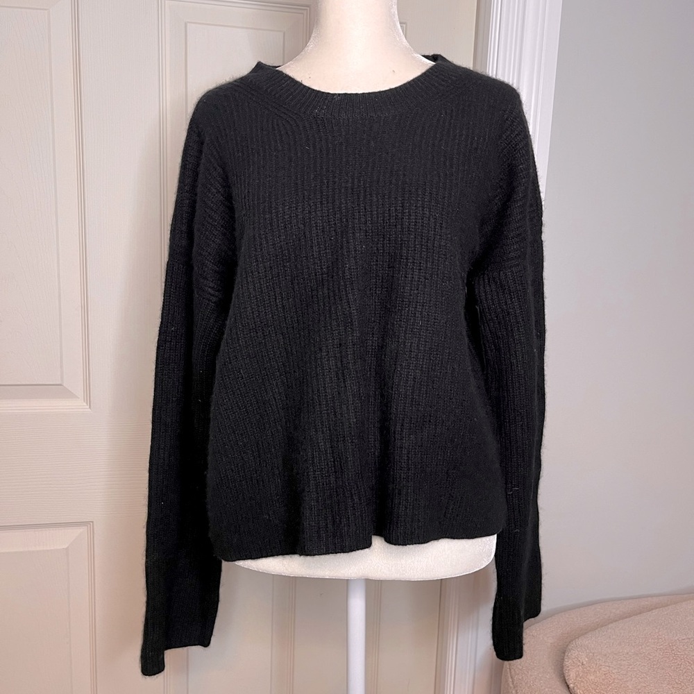La Ligne New York cashmere sweater size medium - Picture 2 of 9